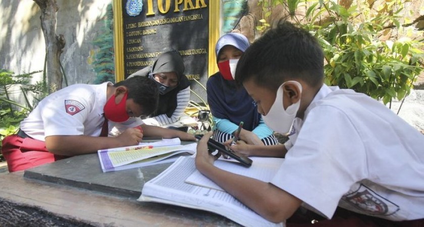 Kemendikbud Gelar Program Guru Belajar untuk Bantu Laksanakan PJJ